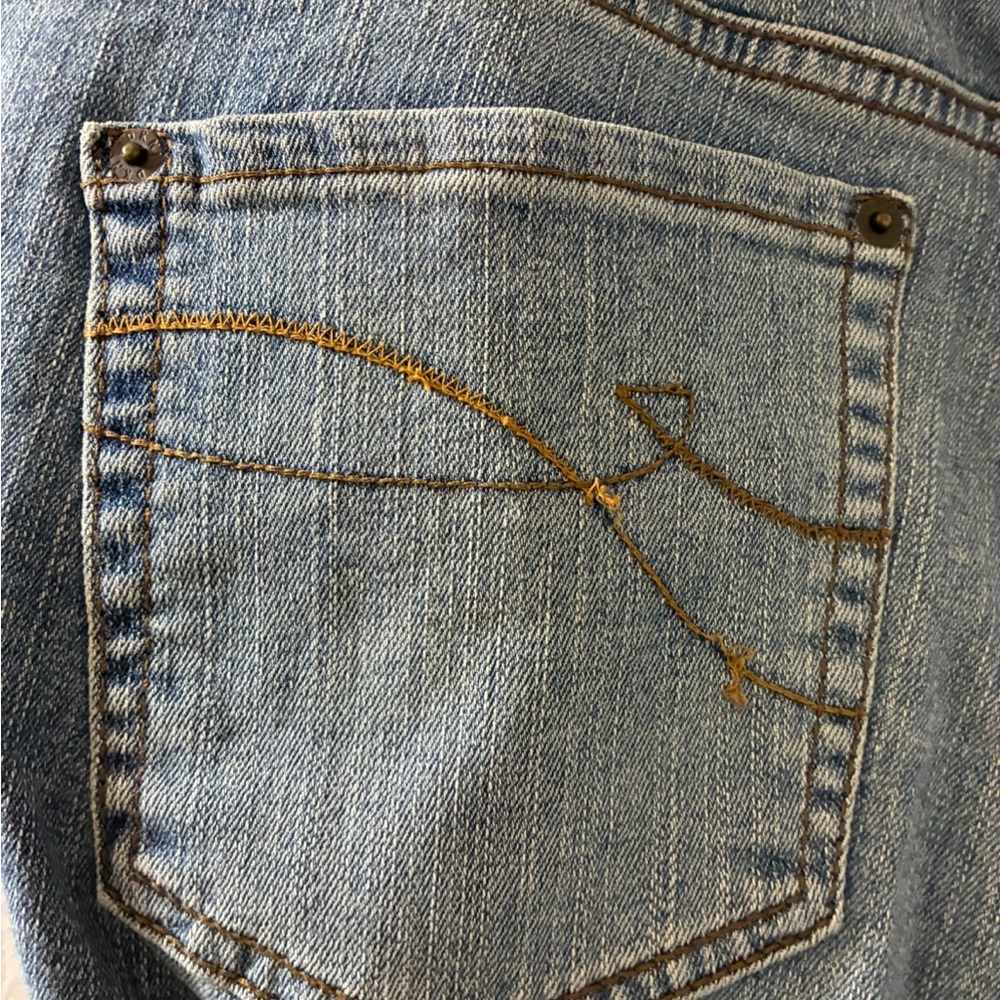 DKNY Light Blue Rolled Cuffed Jean Shorts Size 16 - Picture 5 of 5